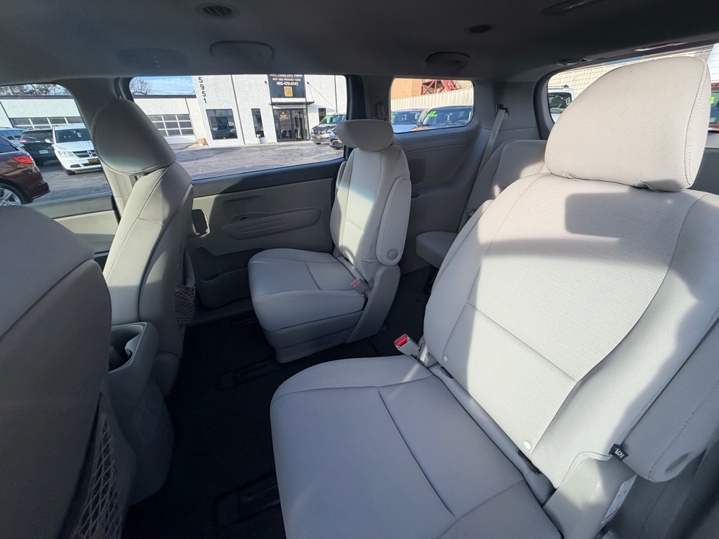 Kia Sedona L 2015
