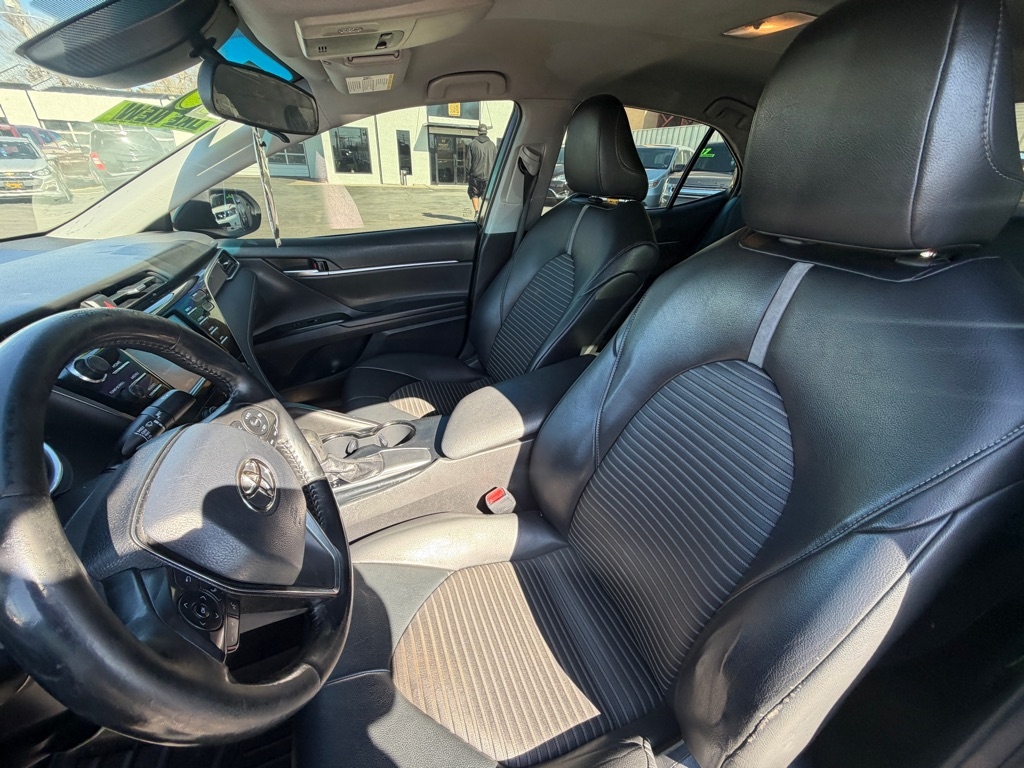 Toyota Camry SE 2018