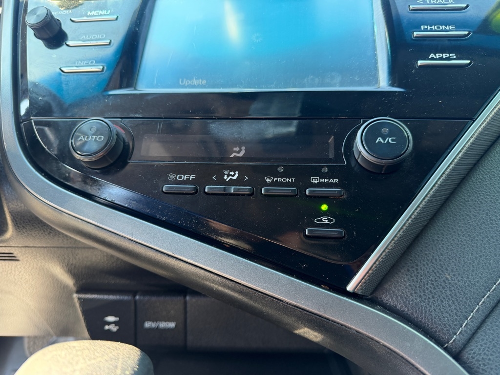 Toyota Camry SE 2018