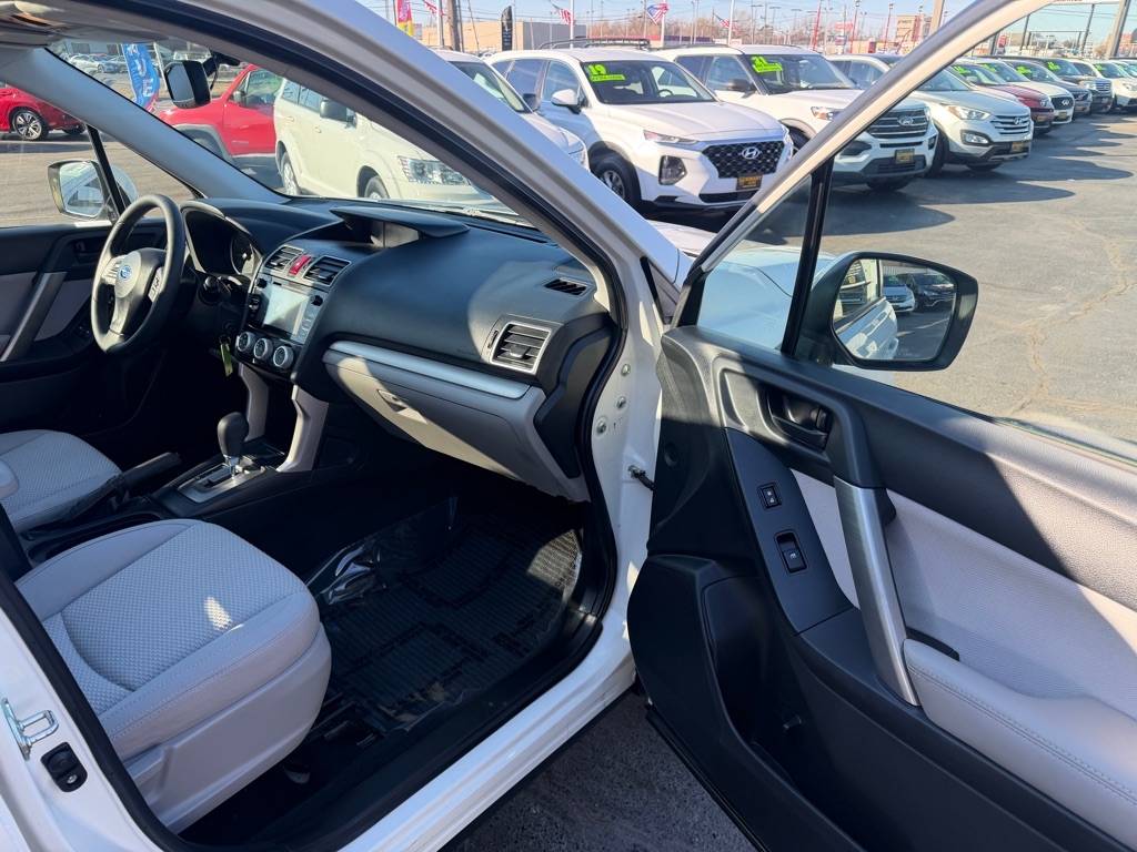 Subaru Forester 2.5i Premium PZEV CVT 2016