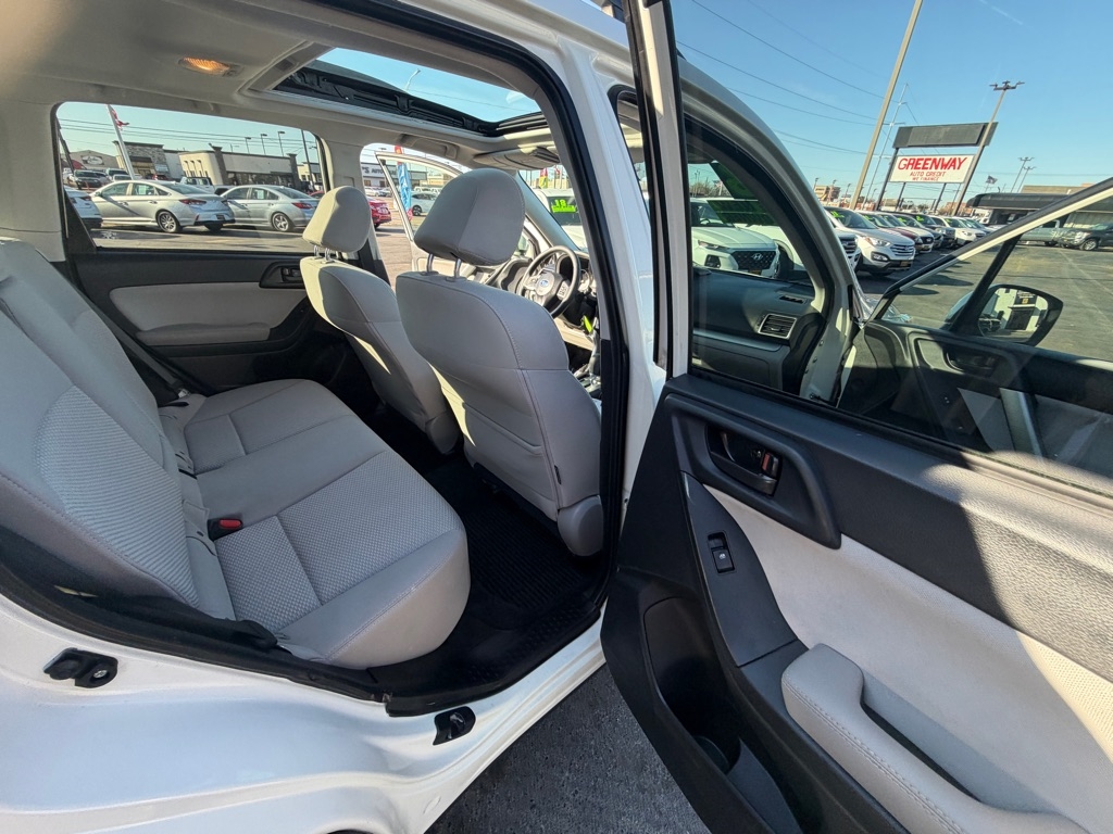 Subaru Forester 2.5i Premium PZEV CVT 2016