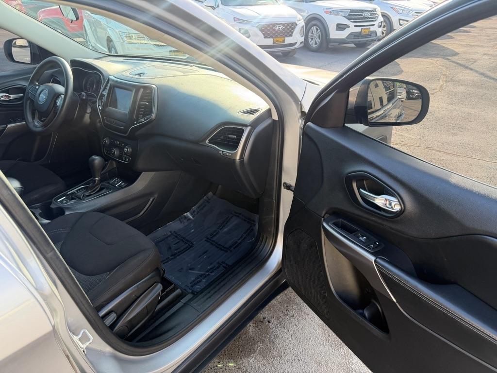 Jeep Cherokee Latitude FWD 2019