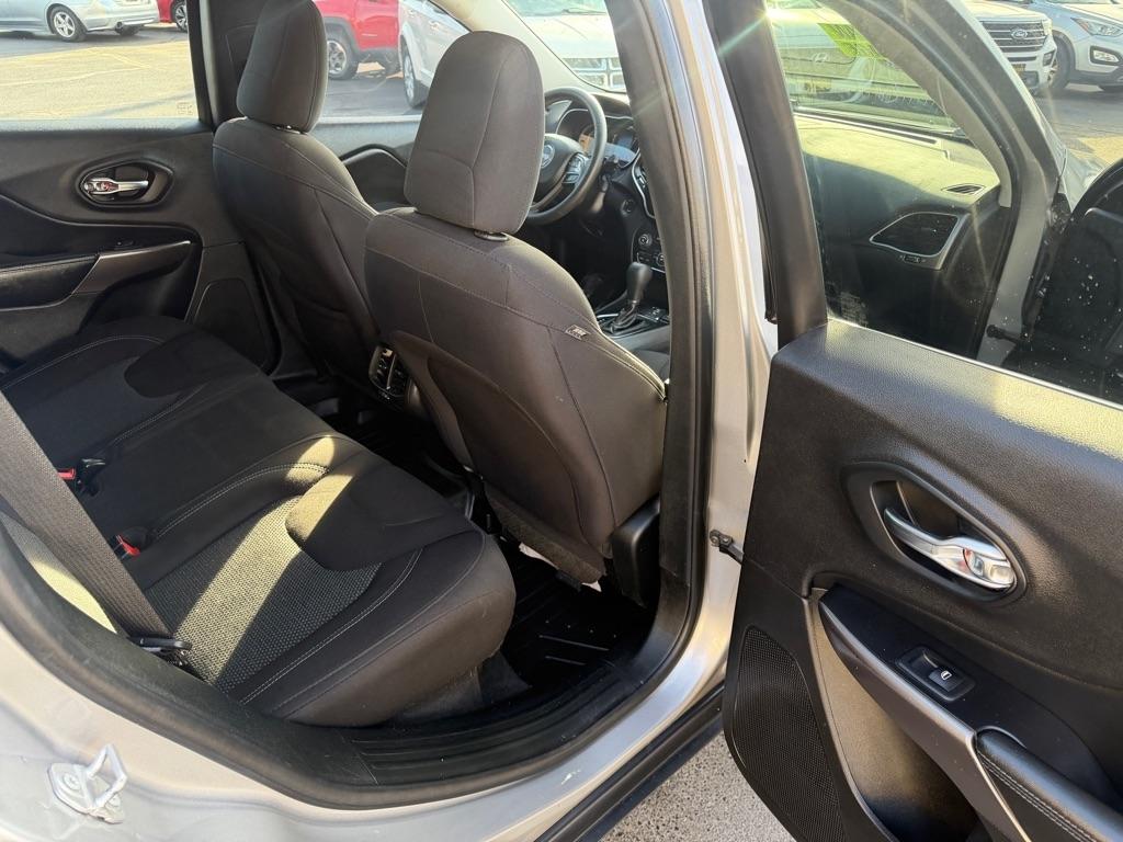 Jeep Cherokee Latitude FWD 2019