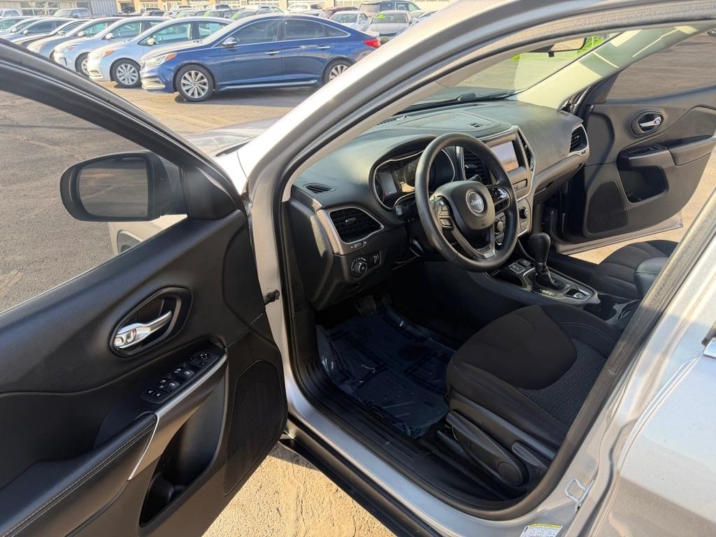 Jeep Cherokee Latitude FWD 2019