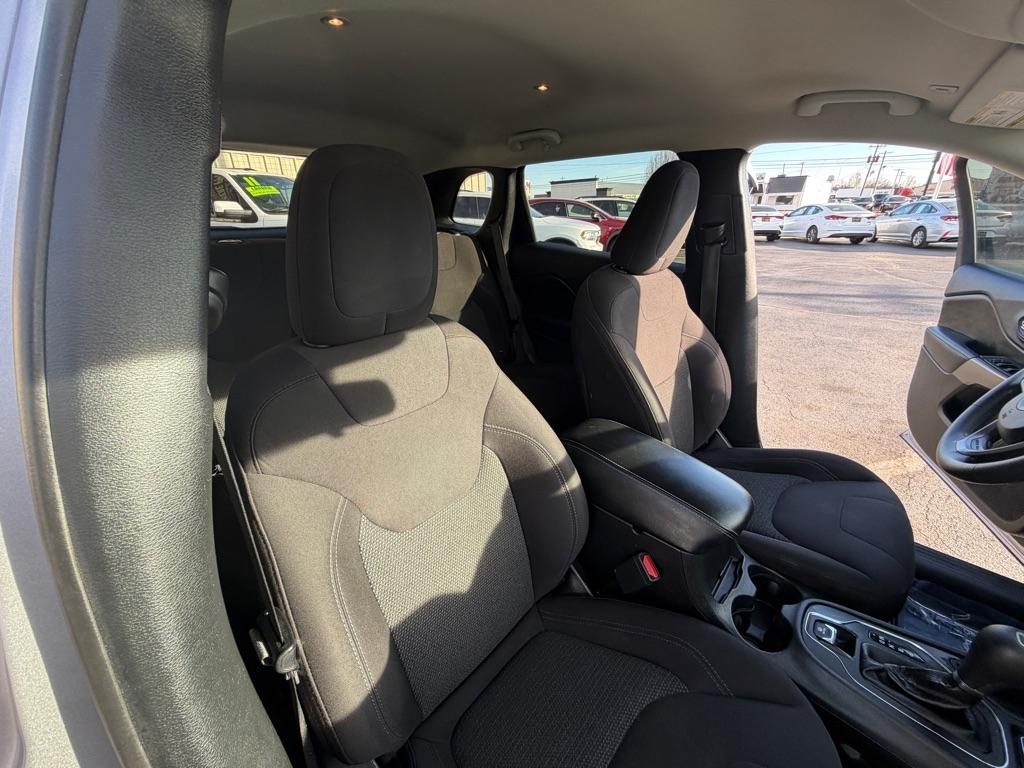 Jeep Cherokee Latitude FWD 2019