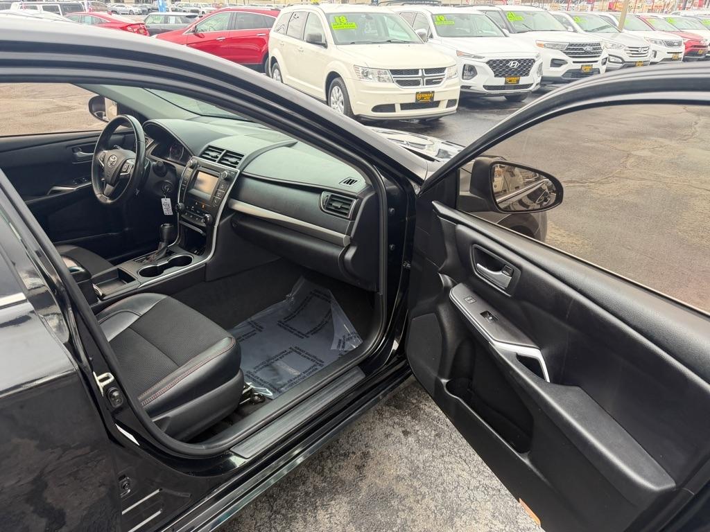 Toyota Camry LE 2017