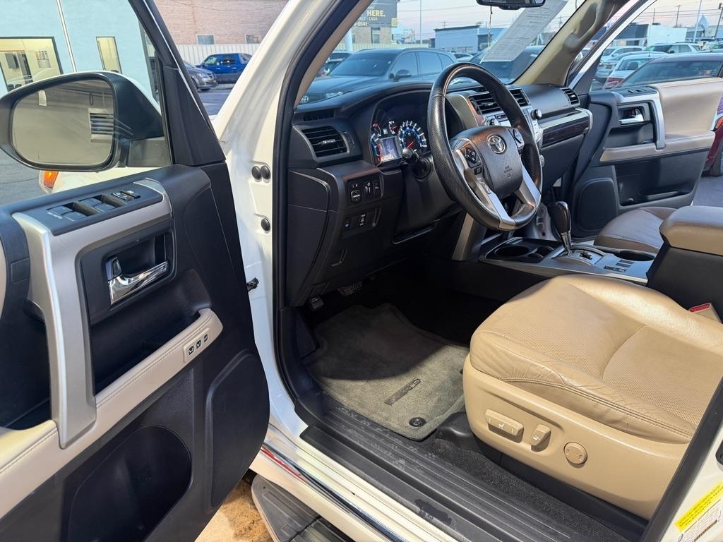 Toyota 4Runner SR5 2WD 2014