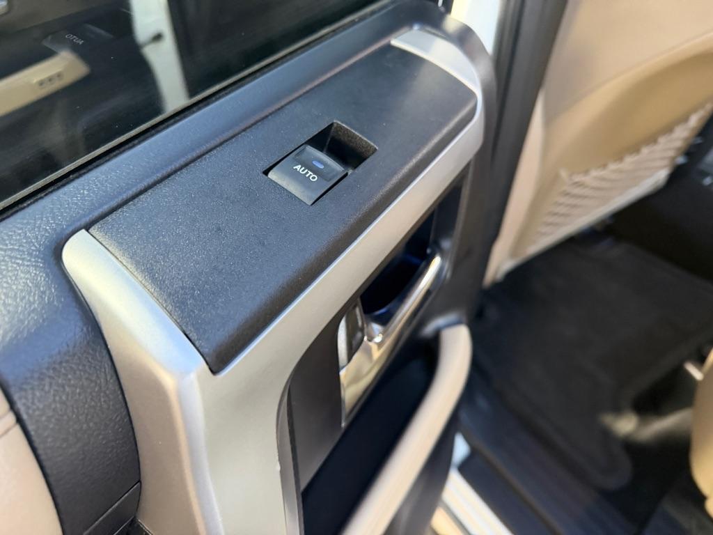 Toyota 4Runner SR5 2WD 2014