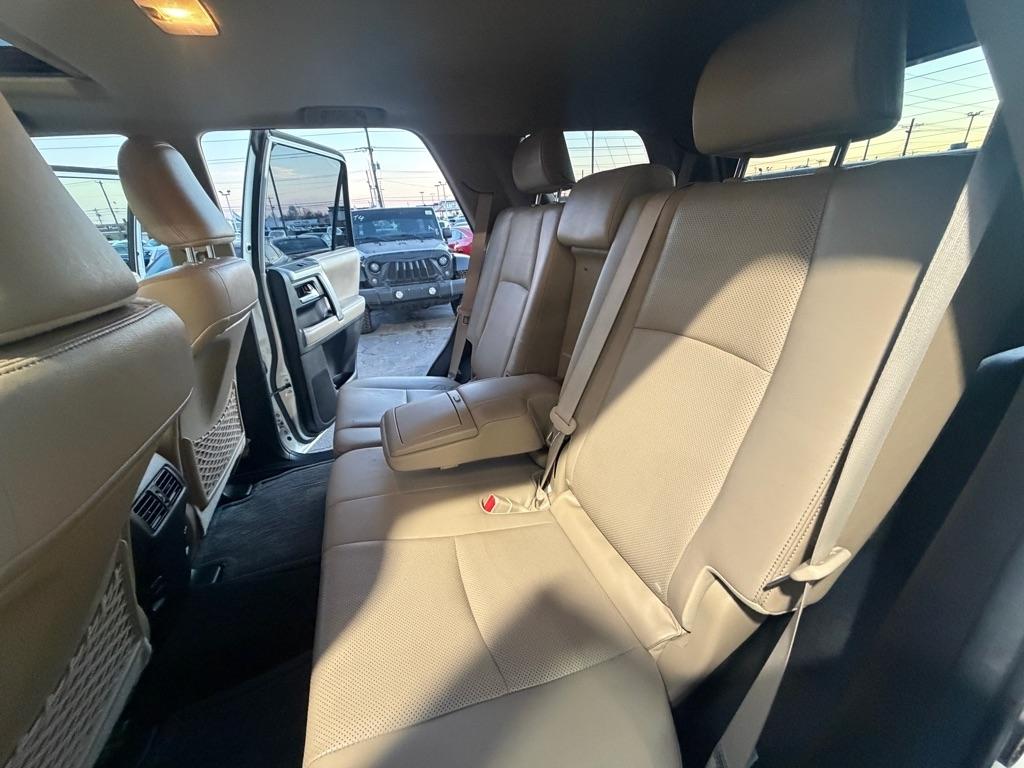 Toyota 4Runner SR5 2WD 2014