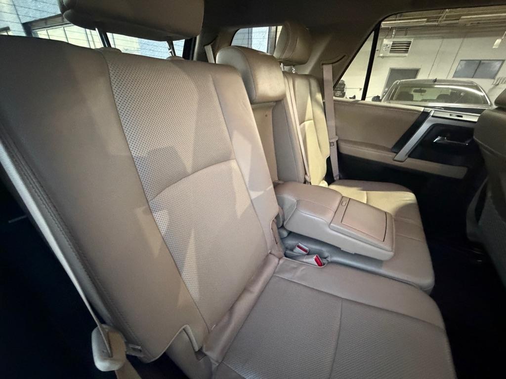 Toyota 4Runner SR5 2WD 2014