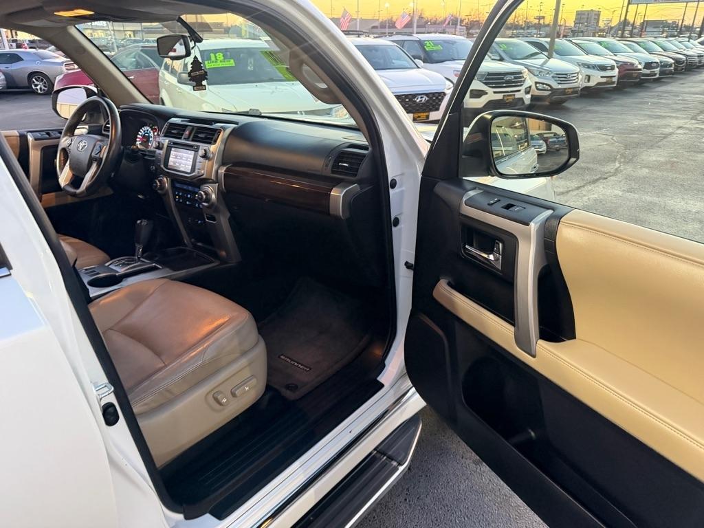 Toyota 4Runner SR5 2WD 2014