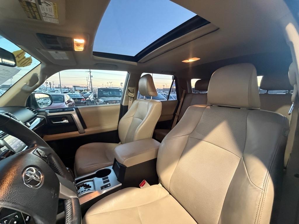 Toyota 4Runner SR5 2WD 2014