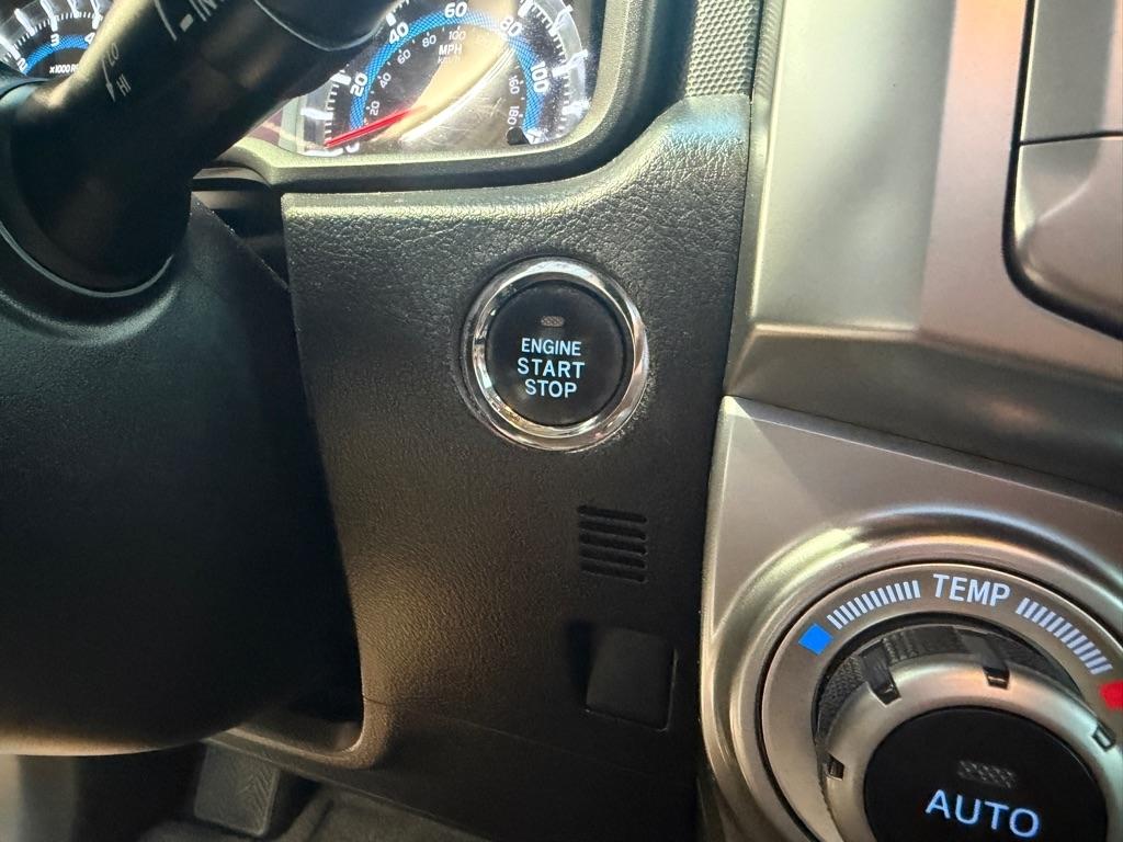 Toyota 4Runner SR5 2WD 2014