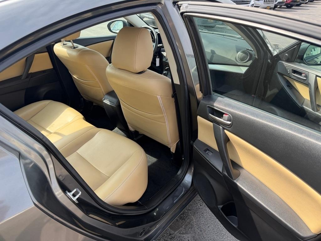 Mazda MAZDA3 i Touring 4-door 2012