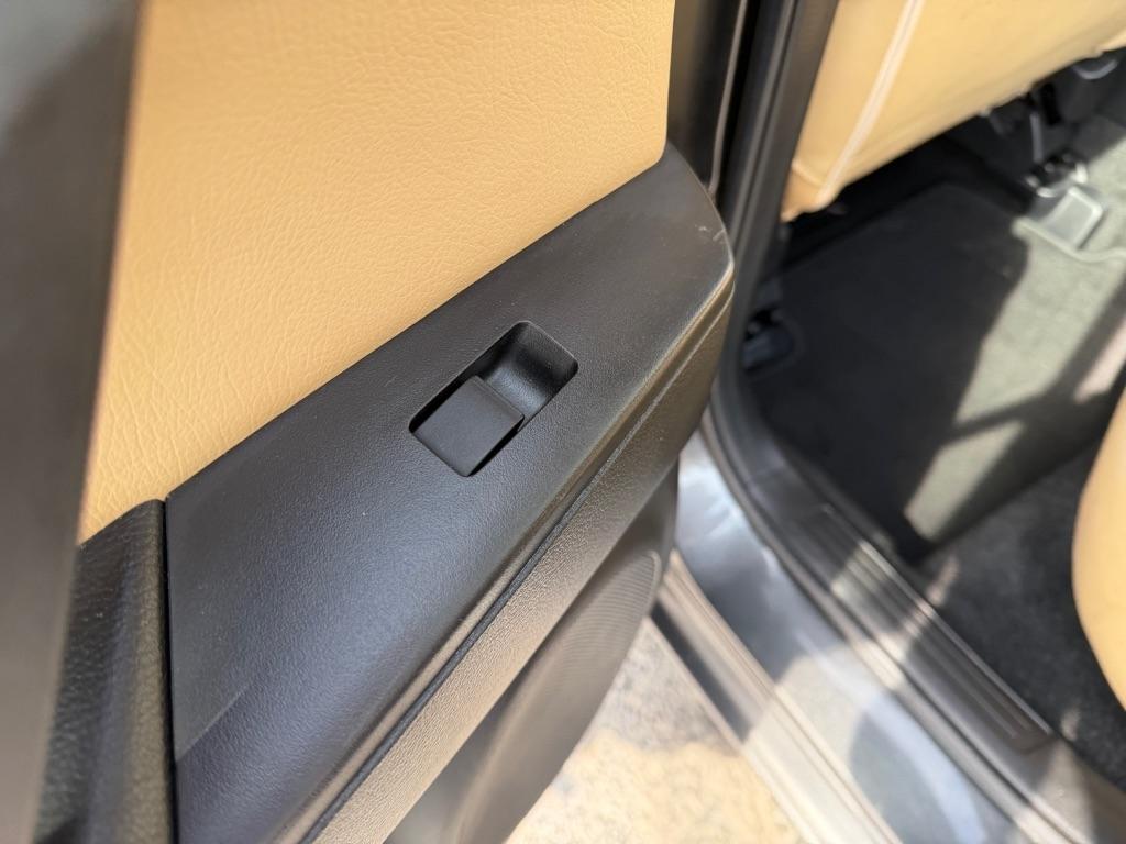 Mazda MAZDA3 i Touring 4-door 2012