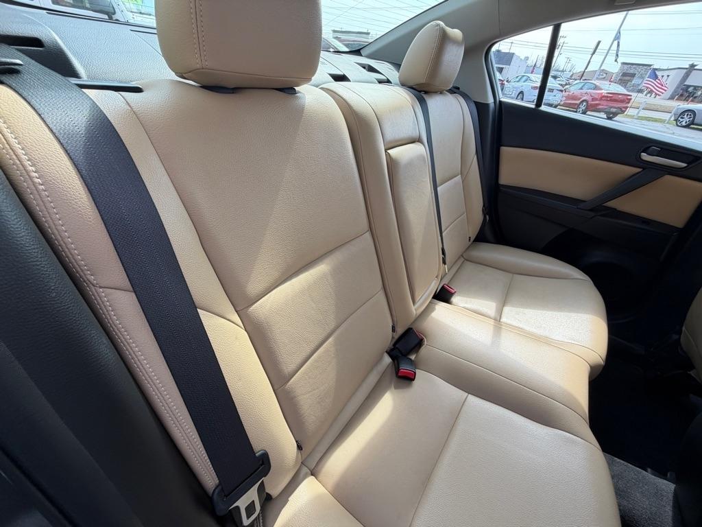 Mazda MAZDA3 i Touring 4-door 2012