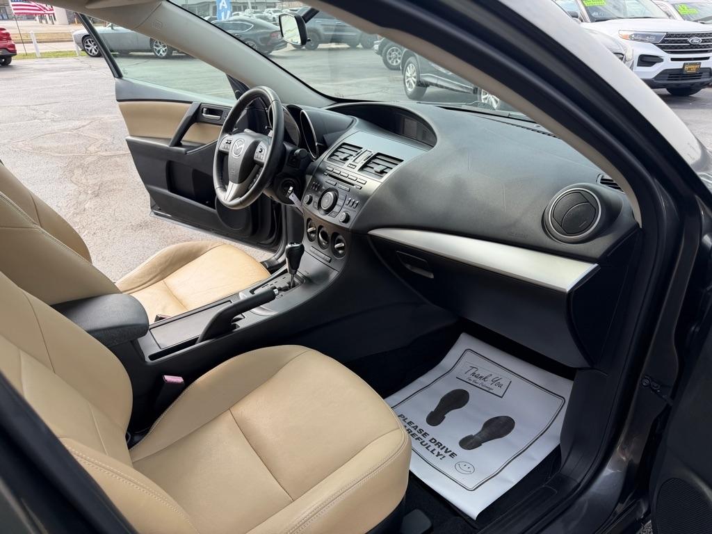 Mazda MAZDA3 i Touring 4-door 2012