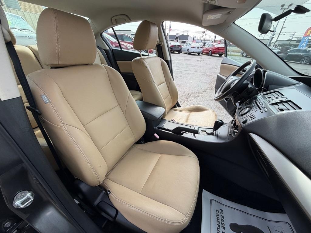 Mazda MAZDA3 i Touring 4-door 2012