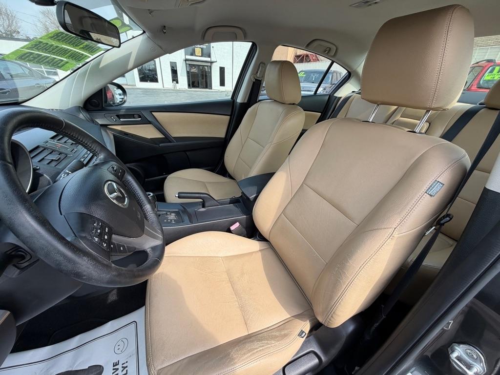 Mazda MAZDA3 i Touring 4-door 2012