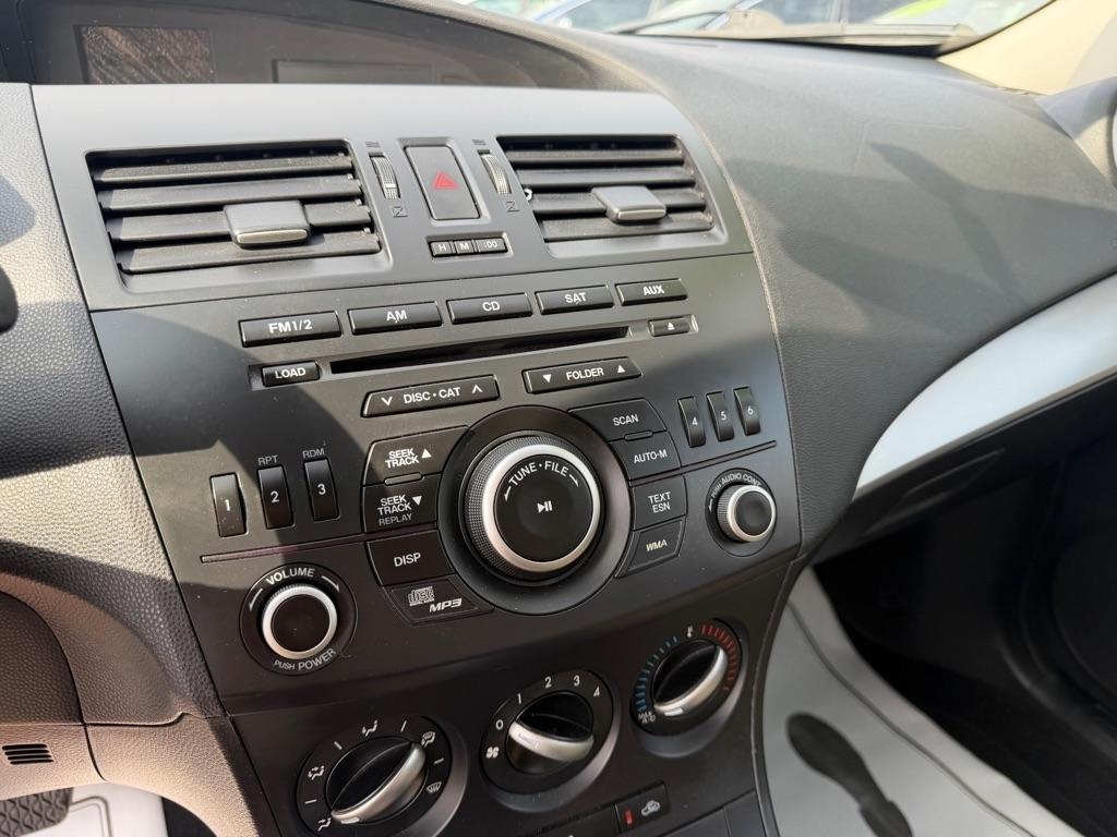 Mazda MAZDA3 i Touring 4-door 2012