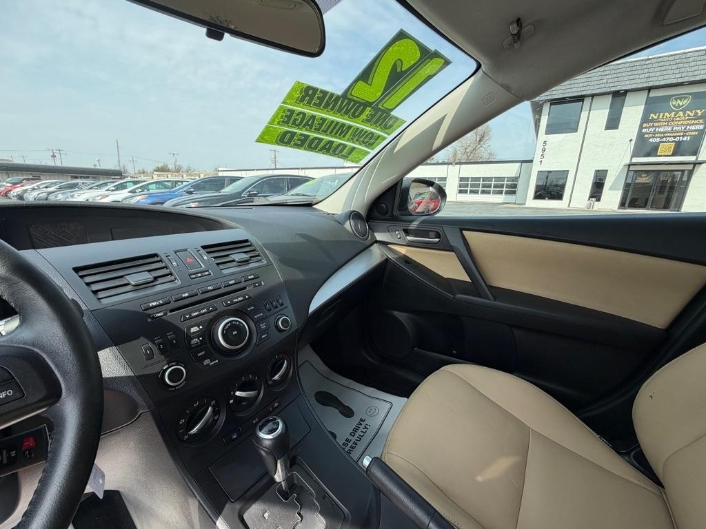 Mazda MAZDA3 i Touring 4-door 2012