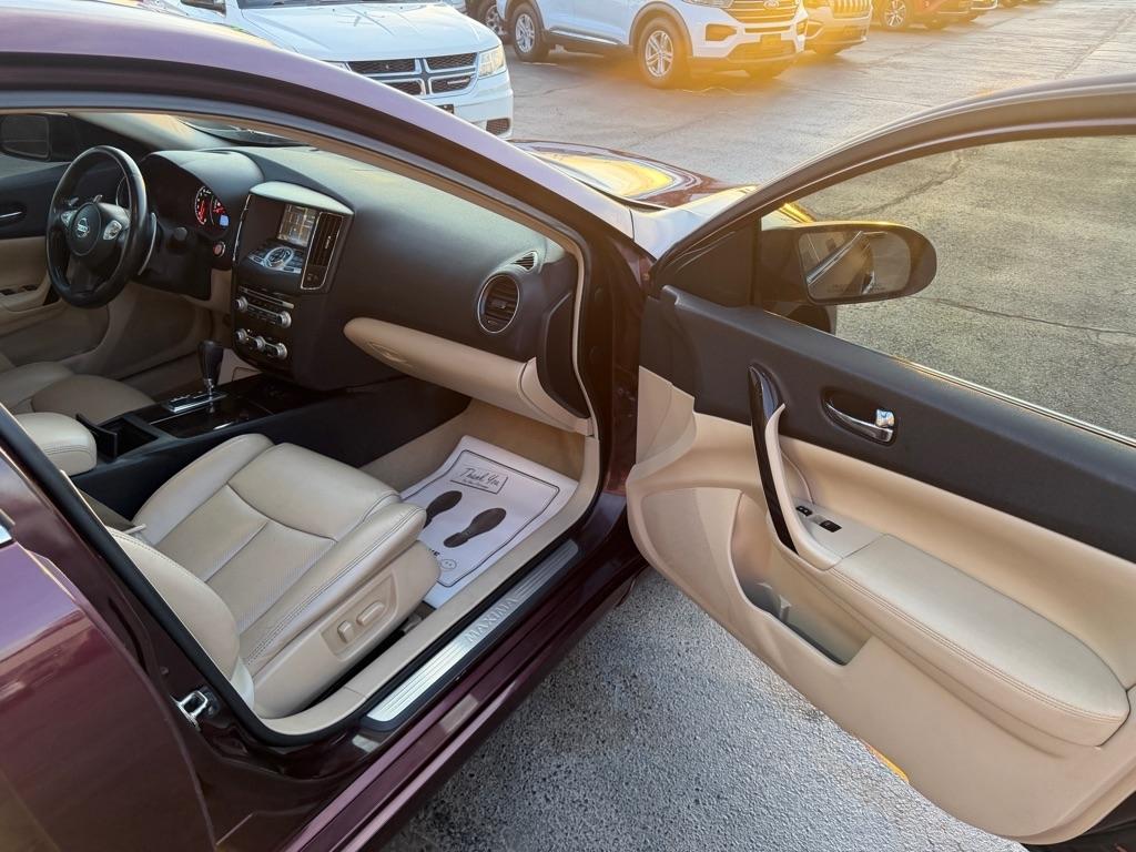 Nissan Maxima S 2014