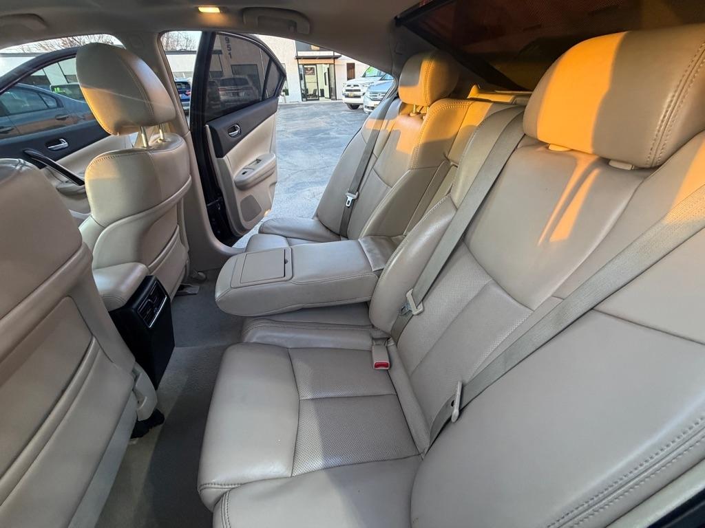 Nissan Maxima S 2014