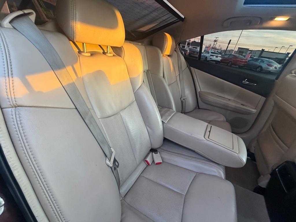 Nissan Maxima S 2014