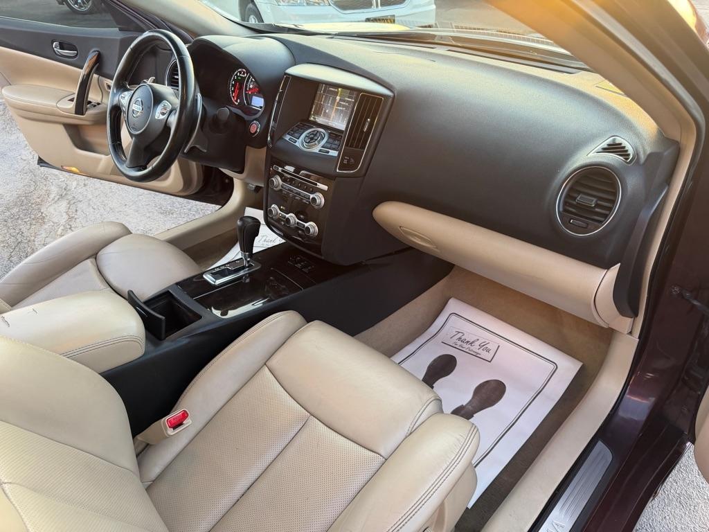 Nissan Maxima S 2014