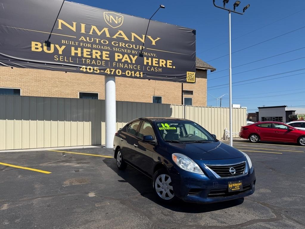 Nissan Versa 1.6 S 5M 2014
