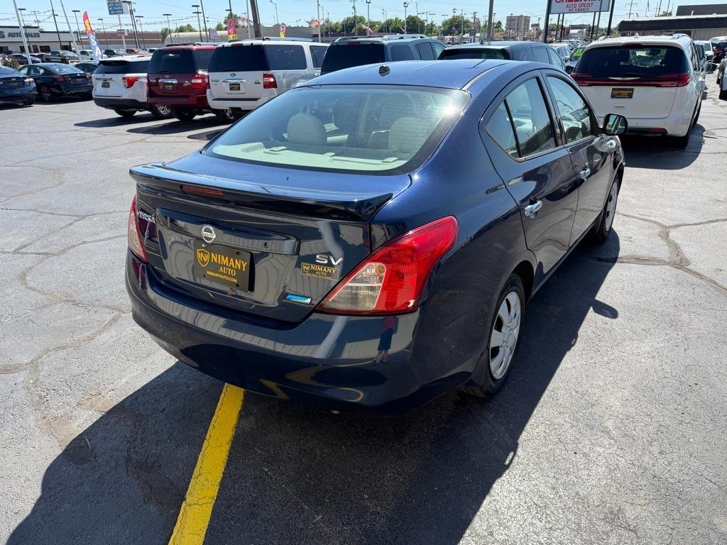 Nissan Versa 1.6 S 5M 2014