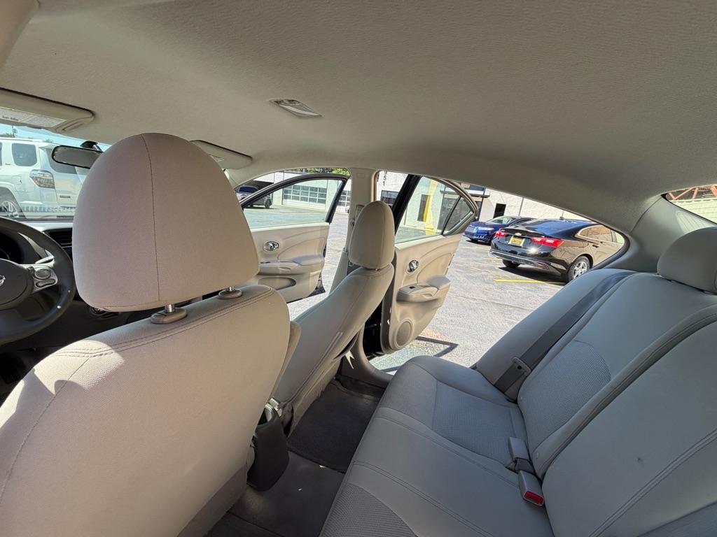 Nissan Versa 1.6 S 5M 2014