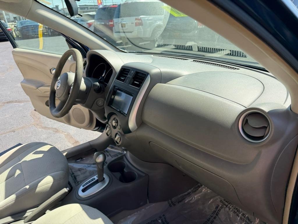 Nissan Versa 1.6 S 5M 2014