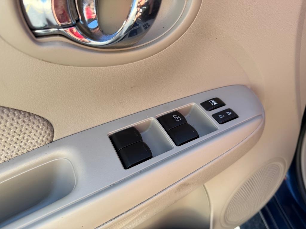 Nissan Versa 1.6 S 5M 2014