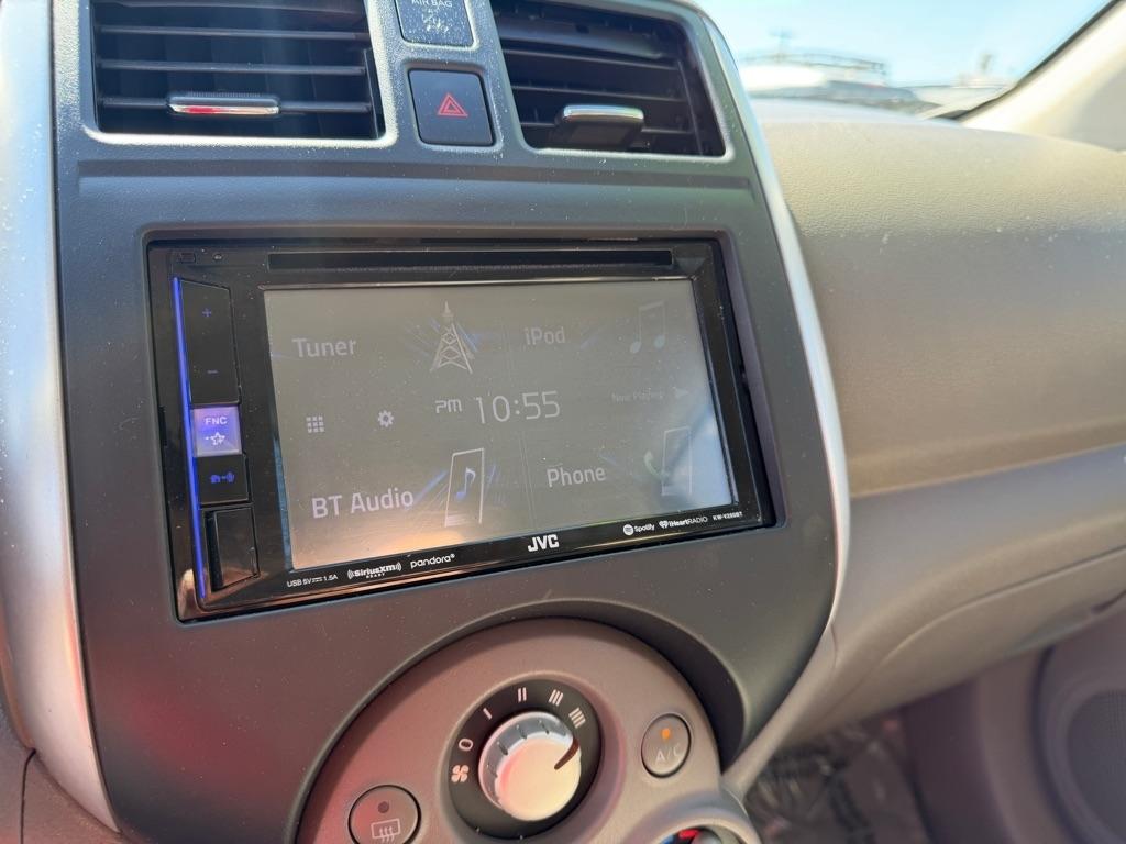 Nissan Versa 1.6 S 5M 2014