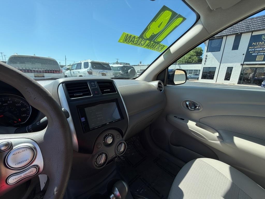 Nissan Versa 1.6 S 5M 2014