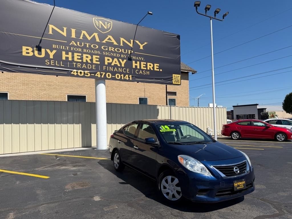 Nissan Versa 1.6 S 5M 2014
