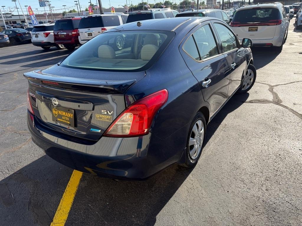 Nissan Versa 1.6 S 5M 2014