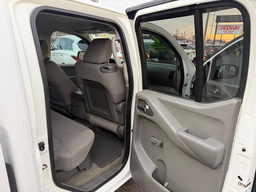 Nissan Frontier SL Crew Cab 2WD 2014