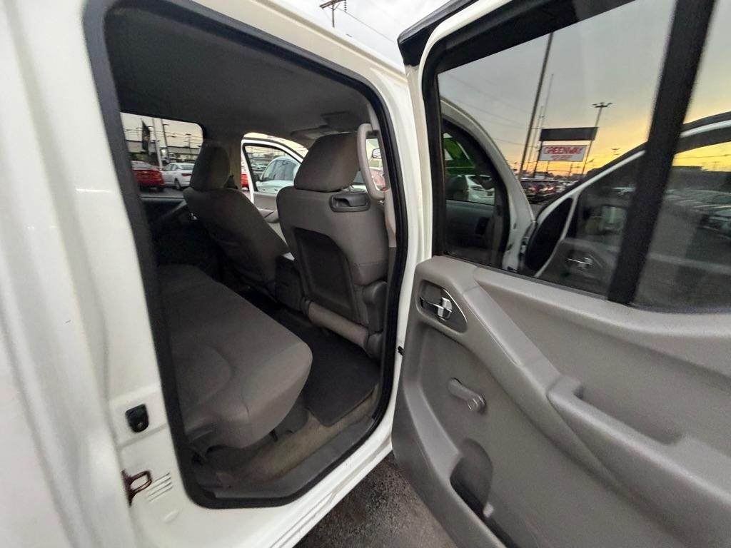 Nissan Frontier SL Crew Cab 2WD 2014