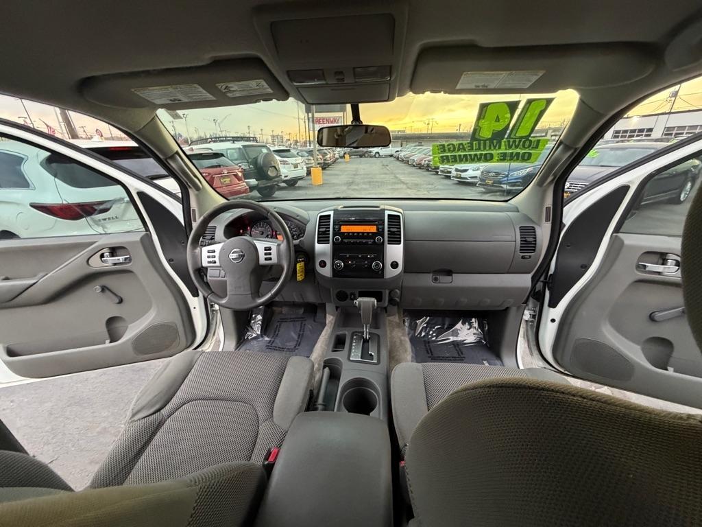 Nissan Frontier SL Crew Cab 2WD 2014