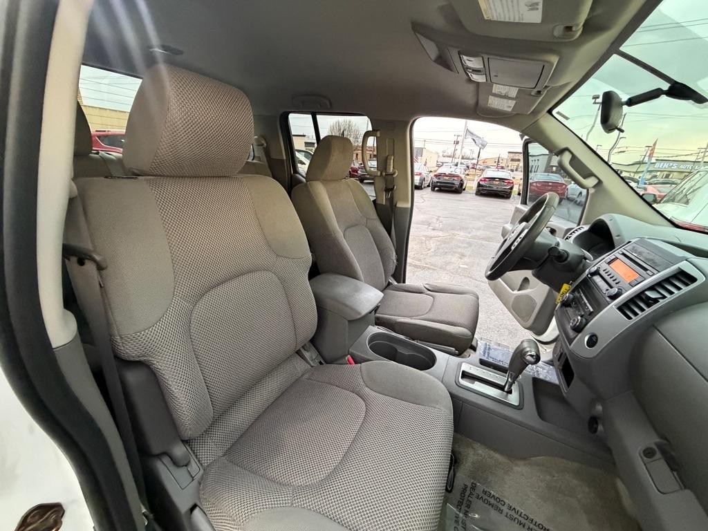 Nissan Frontier SL Crew Cab 2WD 2014