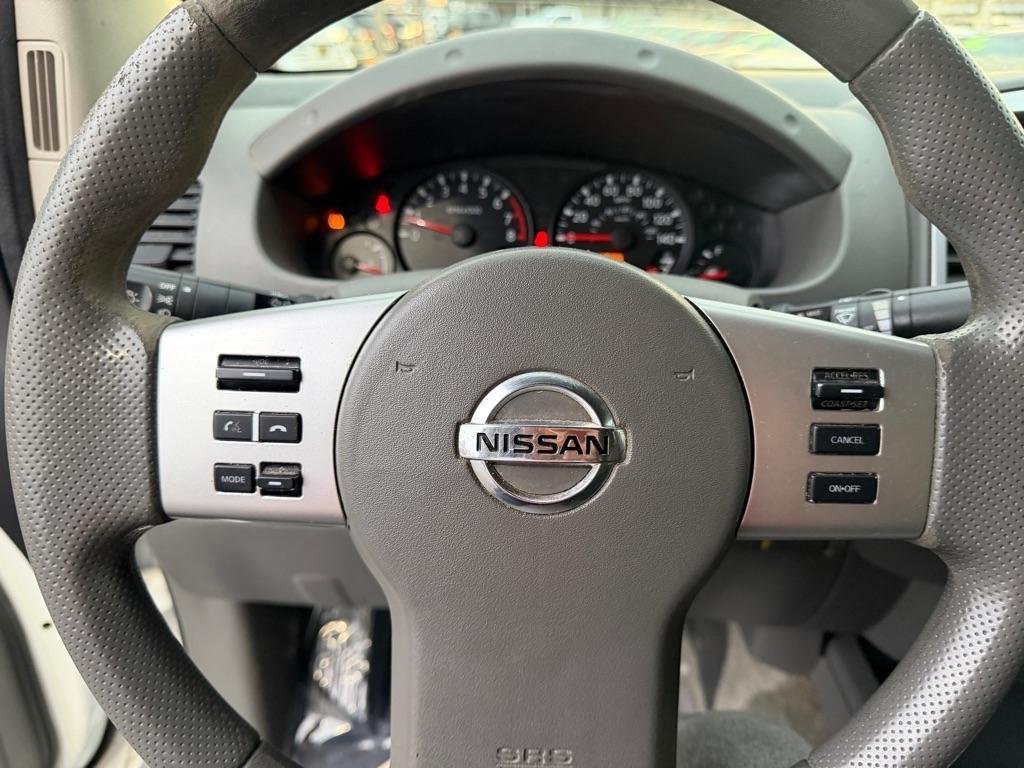 Nissan Frontier SL Crew Cab 2WD 2014