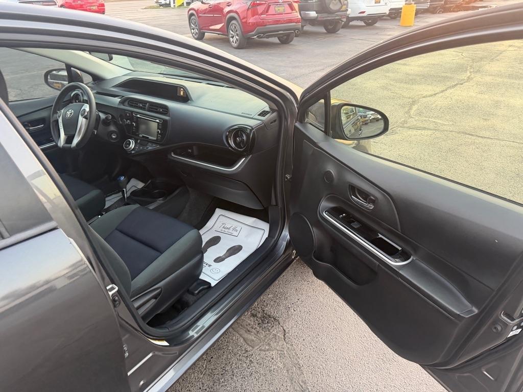 Toyota Prius c One 2015