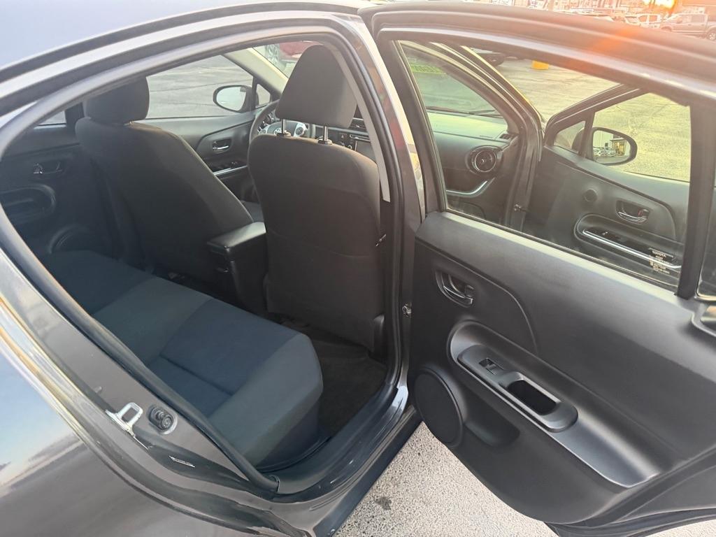 Toyota Prius c One 2015