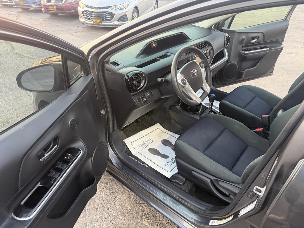 Toyota Prius c One 2015