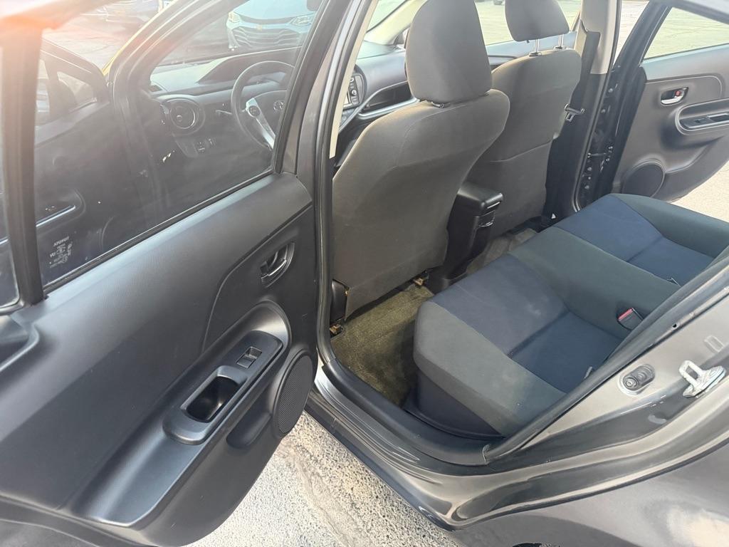 Toyota Prius c One 2015