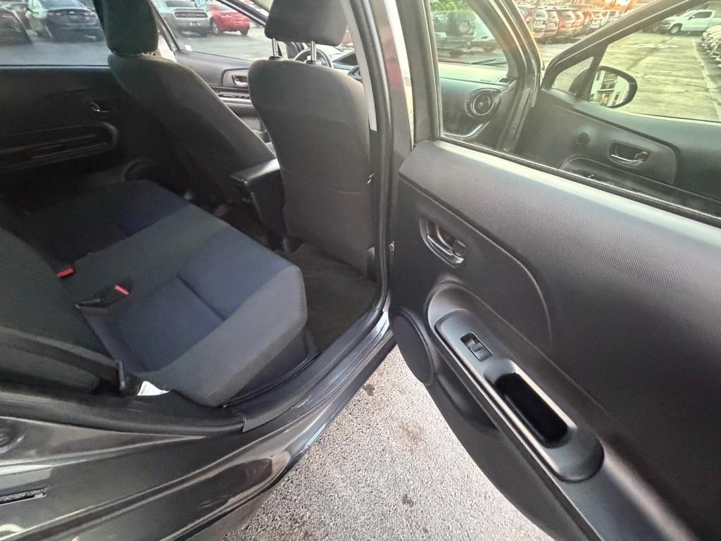 Toyota Prius c One 2015