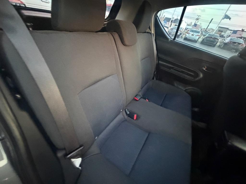 Toyota Prius c One 2015