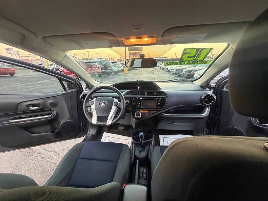 Toyota Prius c One 2015